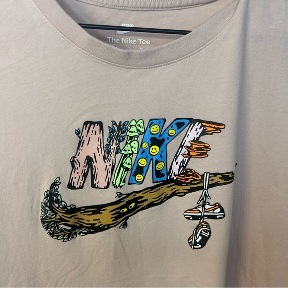 Nike Fantasy Futura Light Pink Men’s Short Sleeve T-Shirt, Size XL - Picture 3 of 6